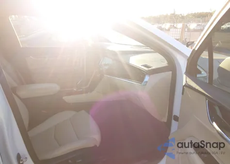 2019 Cadillac Xt5 Premium Luxury z USA, uszkodzony, nr VIN 1GYKNERSXKZ177143